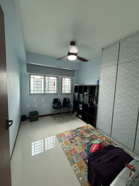 469A Yishun Street 43 HDB Flat For Sale at S$ 600,000 | PropertyGuru Singapore - Bedroom