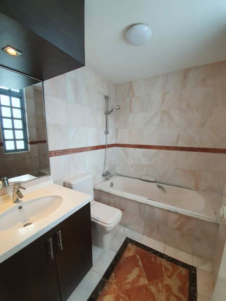 Chancery Grove, 25 Chancery Lane, 4 Bedrooms, 2,013 sqft, Cluster House For Rent, by Wisdom Darryl, 500066670 - Bathroom - PropertyGuru.com.sg