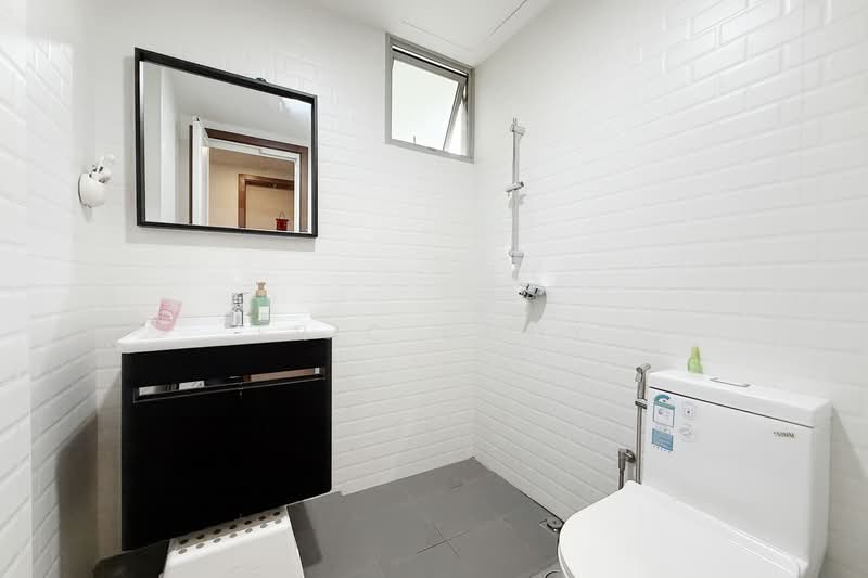 Whitewater Executive Condominium For Sale at S$ 1,300,000 | PropertyGuru Singapore - Bathroom
