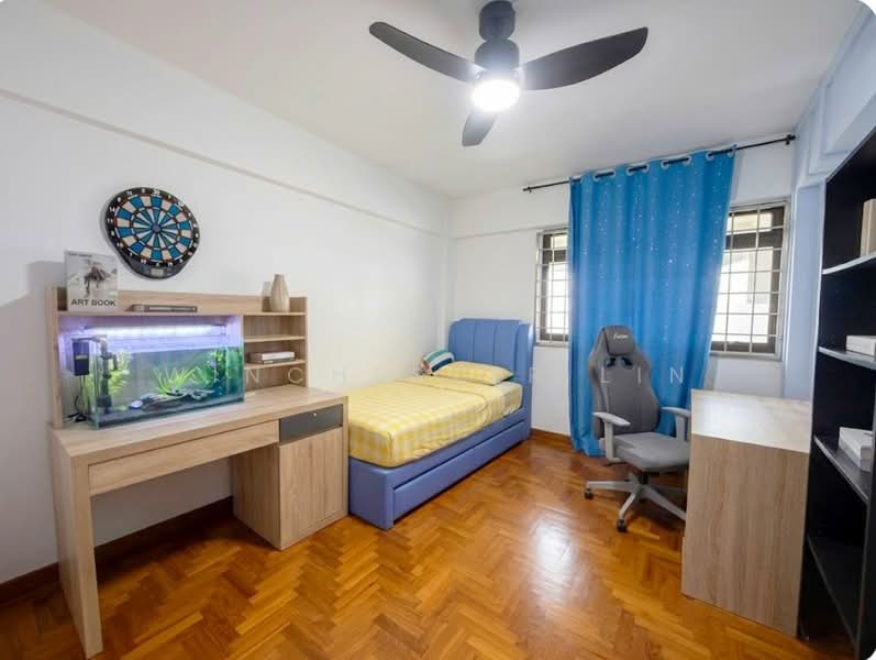 301 Clementi Avenue 4 HDB Flat For Sale at S$ 618,000 | PropertyGuru Singapore - Bedroom