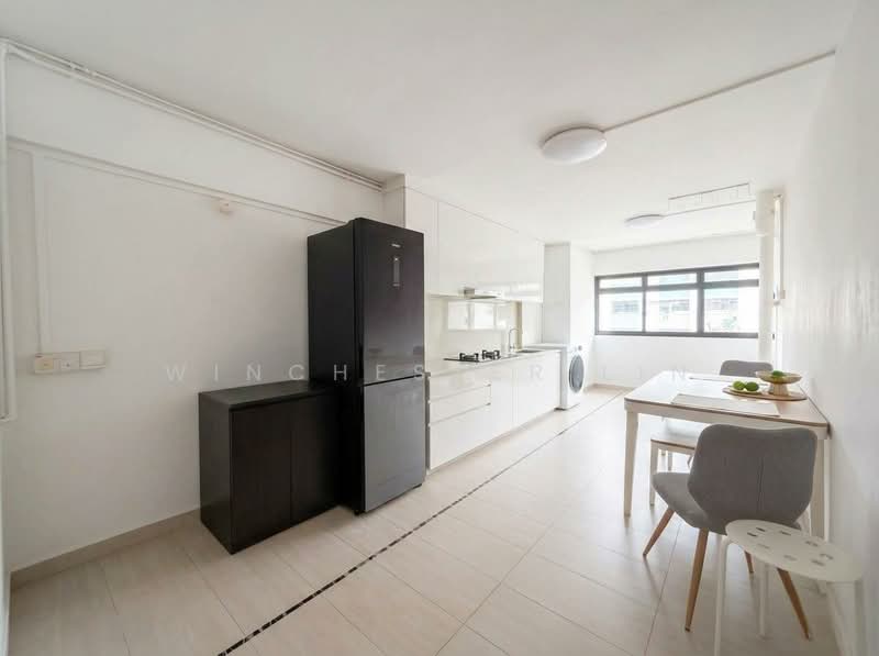 301 Clementi Avenue 4 HDB Flat For Sale at S$ 618,000 | PropertyGuru Singapore - Kitchen