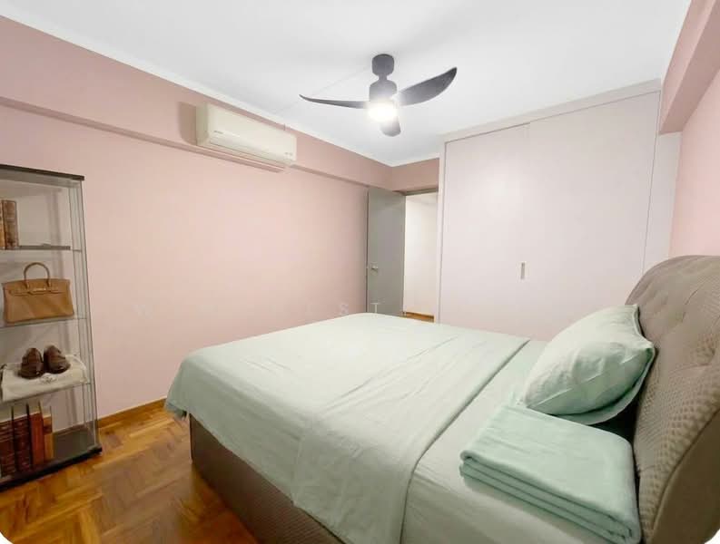 301 Clementi Avenue 4 HDB Flat For Sale at S$ 618,000 | PropertyGuru Singapore - Bedroom