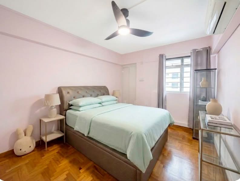 301 Clementi Avenue 4 HDB Flat For Sale at S$ 618,000 | PropertyGuru Singapore - Bedroom