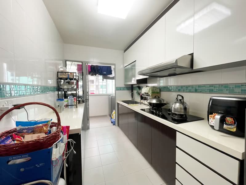 459 Segar Road HDB Flat For Sale at S$ 638,000 | PropertyGuru Singapore - Kitchen