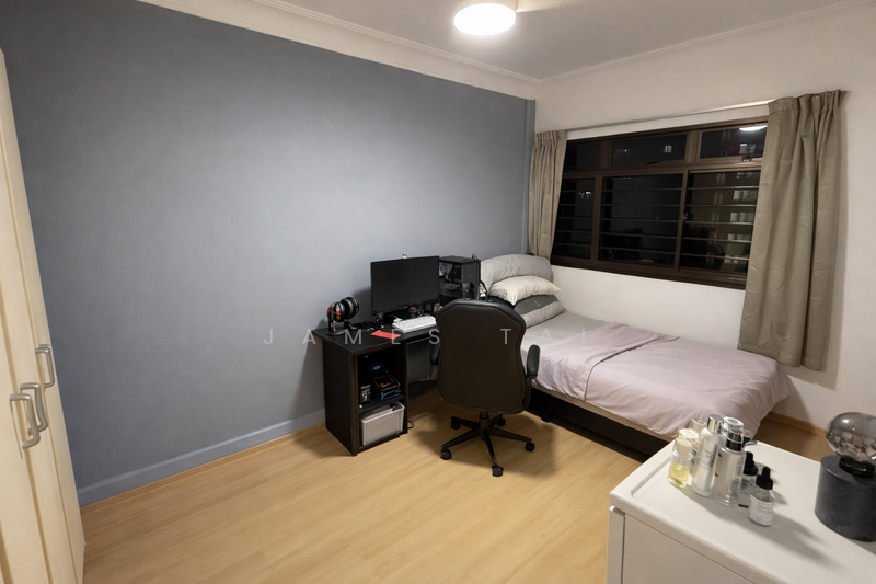 619 Jurong West Street 65 HDB Flat For Sale at S$ 658,000 | PropertyGuru Singapore - Bedroom