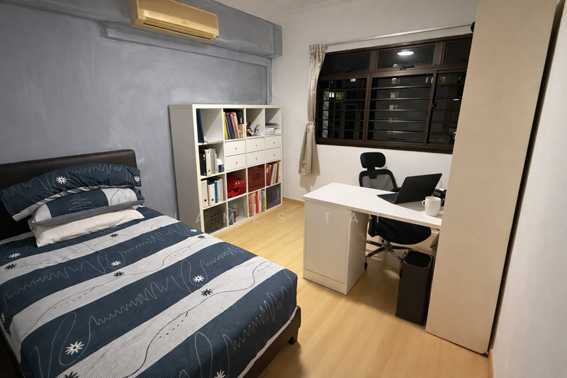 619 Jurong West Street 65 HDB Flat For Sale at S$ 658,000 | PropertyGuru Singapore - Bedroom