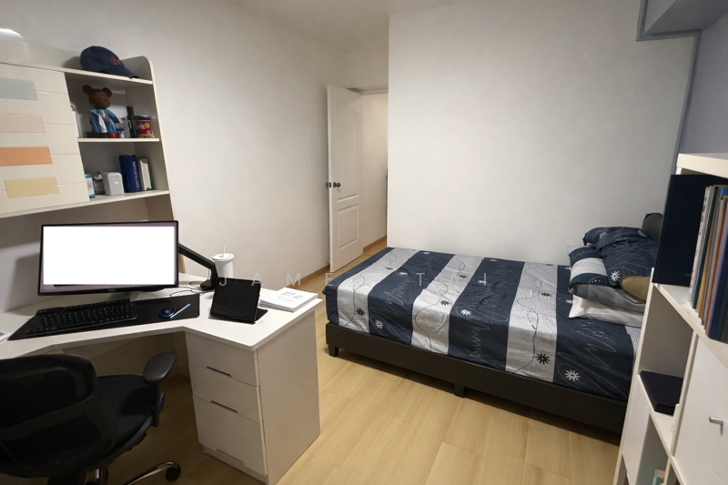 619 Jurong West Street 65 HDB Flat For Sale at S$ 658,000 | PropertyGuru Singapore - Bedroom