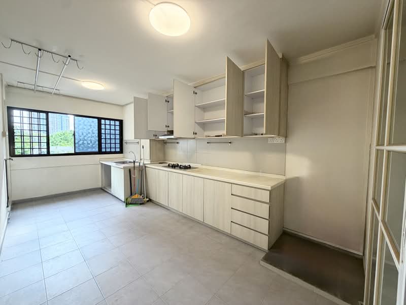 313 Shunfu Road HDB Flat For Sale at S$ 500,000 | PropertyGuru Singapore - Kitchen