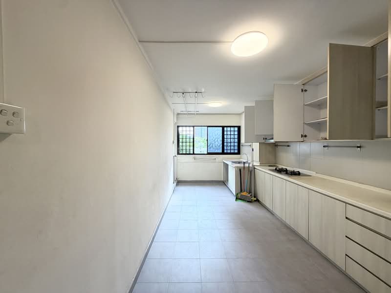 313 Shunfu Road HDB Flat For Sale at S$ 500,000 | PropertyGuru Singapore - Kitchen