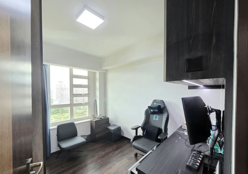 296C Bukit Batok Street 22 HDB Flat For Sale at S$ 995,000 | PropertyGuru Singapore - Study