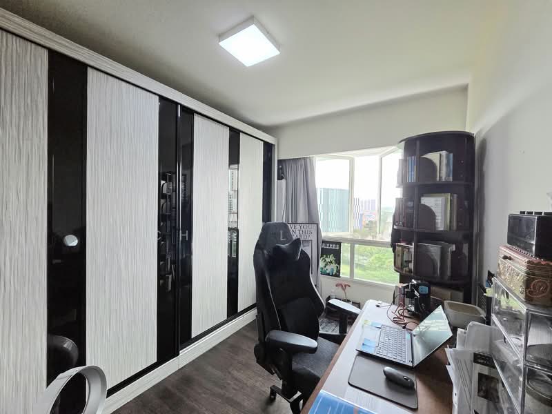 296C Bukit Batok Street 22 HDB Flat For Sale at S$ 995,000 | PropertyGuru Singapore - Study