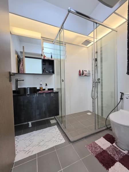 296C Bukit Batok Street 22 HDB Flat For Sale at S$ 995,000 | PropertyGuru Singapore - Bathroom