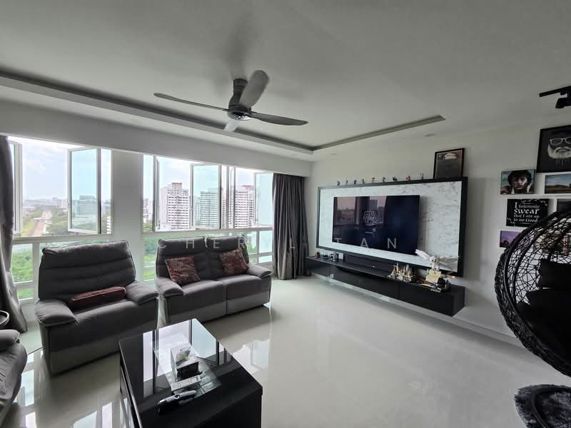 296C Bukit Batok Street 22 HDB Flat For Sale at S$ 995,000 | PropertyGuru Singapore - Living Room