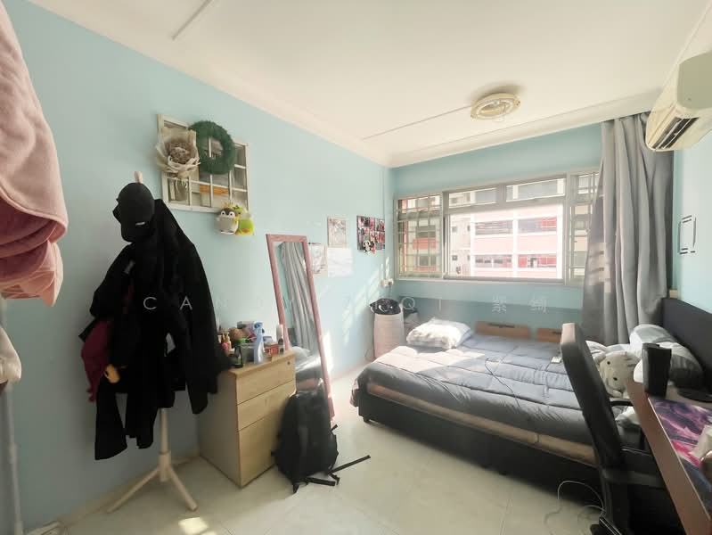 484A Choa Chu Kang Avenue 5 HDB Flat For Sale at S$ 540,000 | PropertyGuru Singapore - Bedroom