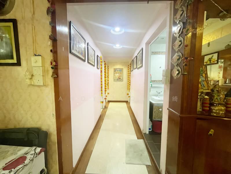 533 Bukit Panjang Ring Road HDB Flat For Sale at S$ 850,000 | PropertyGuru Singapore - Corridor