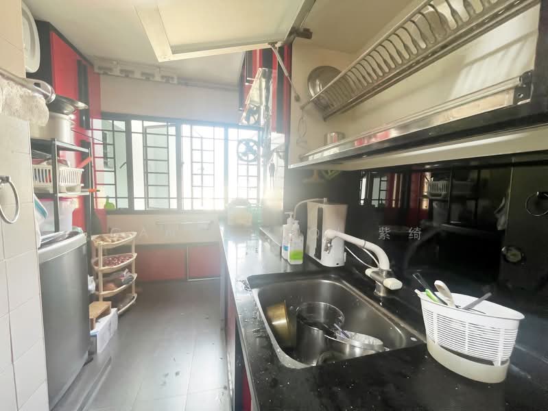 533 Bukit Panjang Ring Road HDB Flat For Sale at S$ 850,000 | PropertyGuru Singapore - Kitchen