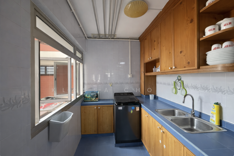 285 Bishan Street 22 HDB Flat For Sale at S$ 925,000 | PropertyGuru Singapore - Kitchen