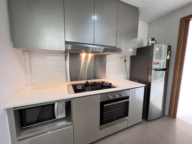 The Esta, Amber Gardens, 2 Bedrooms, 1,001 sqft, Condominium For Rent, by Juliana Ang, 500066733 - Kitchen - PropertyGuru.com.sg