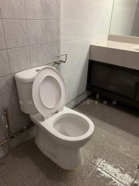 681A Jurong West Central 1, 681A Jurong West Central 1, 4 Bedrooms, 1,458 sqft, HDB Flat For Rent, by Ng Kang Seng, 500066738 - Bathroom - PropertyGuru.com.sg