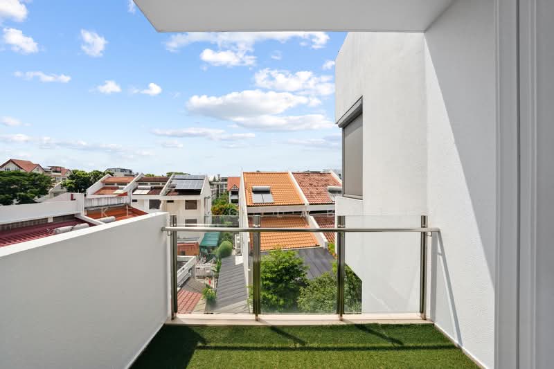 Heritage East, 451 East Coast Road, Studio, 409 sqft, Apartment For Rent, by Kesang Labattu, 500066747 - Balcony - PropertyGuru.com.sg