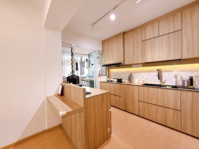 256B Sumang Walk HDB Flat For Sale at S$ 738,000 | PropertyGuru Singapore - Kitchen