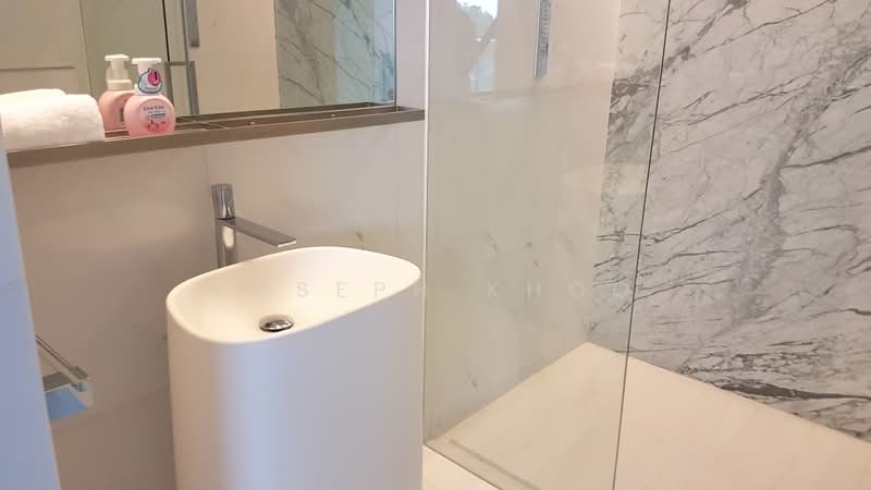 The Scotts Tower Condominium For Sale at S$ 1,300,000 | PropertyGuru Singapore - Bathroom