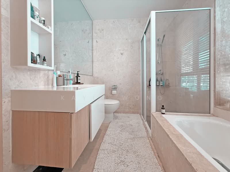 Varsity Park Condominium Condominium For Sale at S$ 2,490,000 | PropertyGuru Singapore - Bathroom