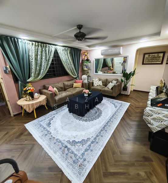 333 Bukit Batok Street 32 HDB Flat For Sale at S$ 475,000 | PropertyGuru Singapore - Living Room