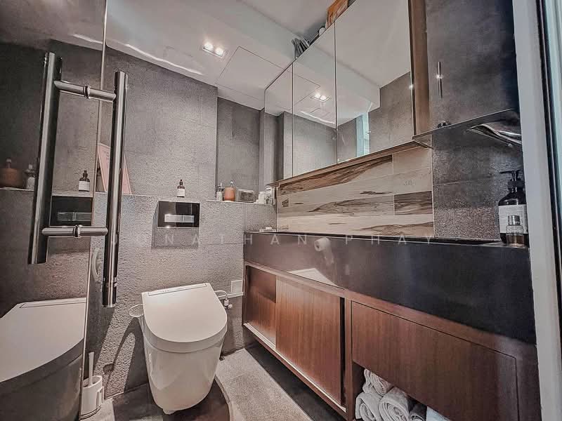 80 Chay Yan Street Walk-up Apartment For Sale at S$ 1,150,000 | PropertyGuru Singapore - Bathroom (WC)