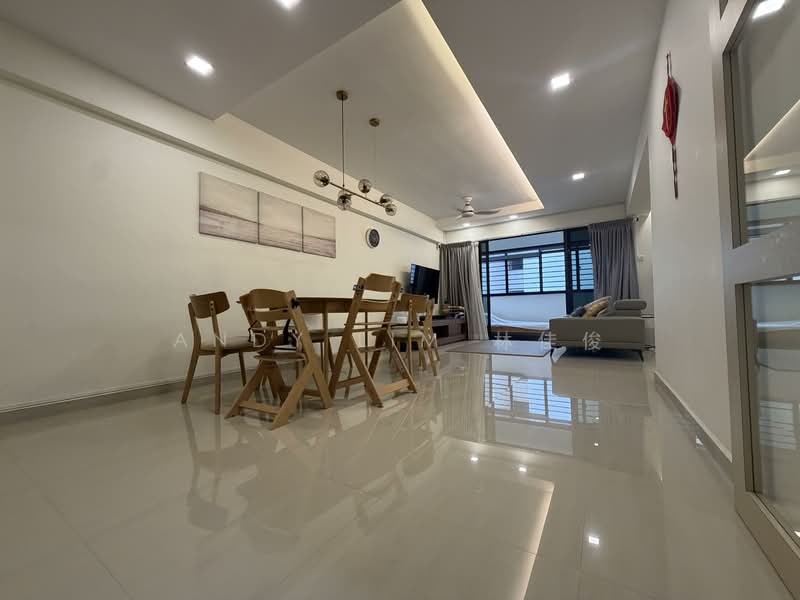 297A Compassvale Street HDB Flat For Sale at S$ 800,000 | PropertyGuru Singapore - Living Room
