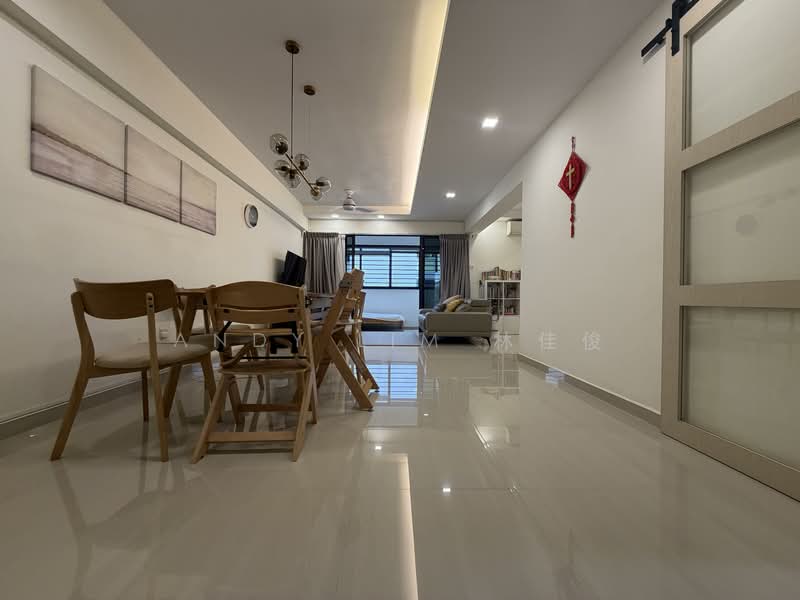 297A Compassvale Street HDB Flat For Sale at S$ 800,000 | PropertyGuru Singapore - Living Room