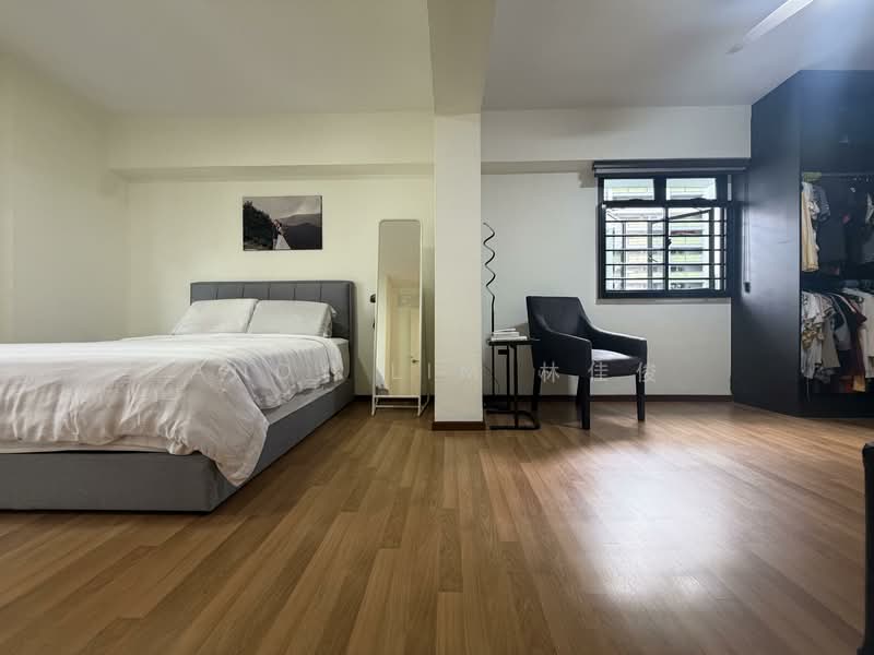 297A Compassvale Street HDB Flat For Sale at S$ 800,000 | PropertyGuru Singapore - Bedroom