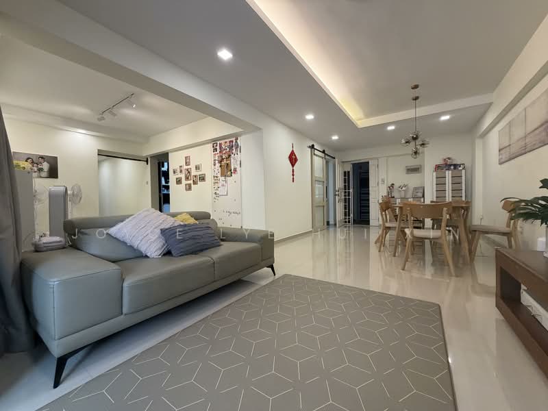 297A Compassvale Street HDB Flat For Sale at S$ 800,000 | PropertyGuru Singapore - Living Room