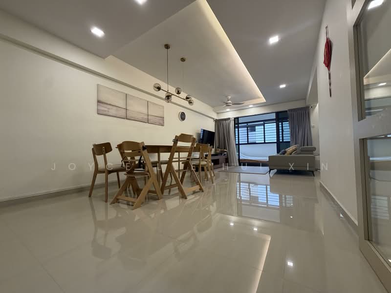 297A Compassvale Street HDB Flat For Sale at S$ 800,000 | PropertyGuru Singapore - Living Room