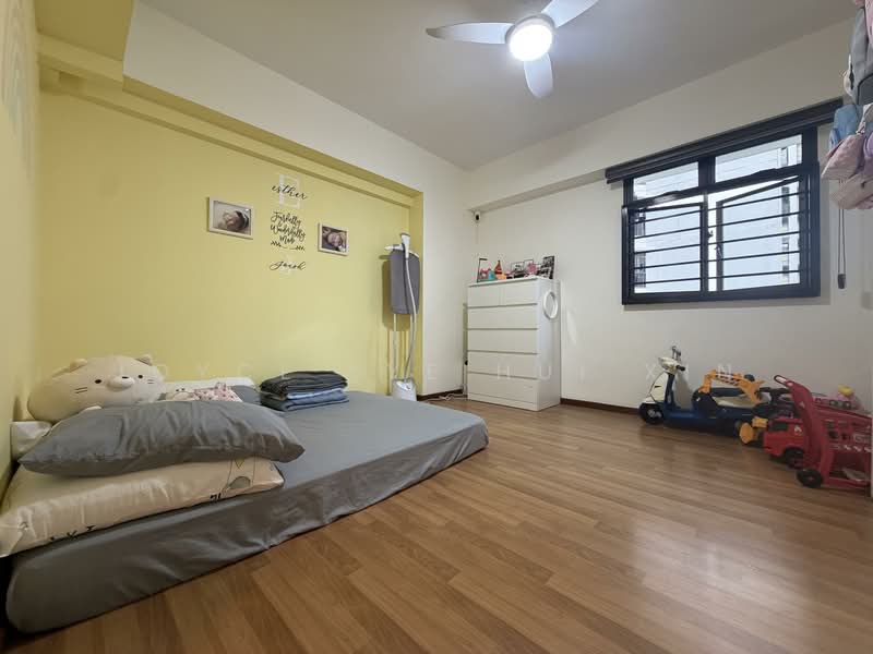 297A Compassvale Street HDB Flat For Sale at S$ 800,000 | PropertyGuru Singapore - Bedroom