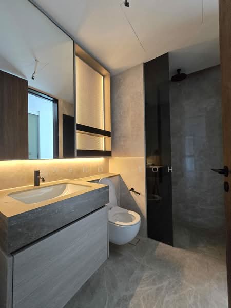 The Reef at King's Dock Condominium For Sale at S$ 3,600,000 | PropertyGuru Singapore - Common Bathroom