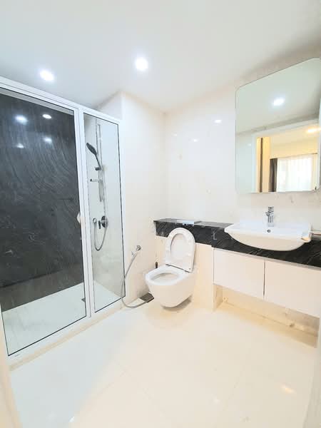 Sophia Hills, 27 Mount Sophia, 1 Bedroom, 463 sqft, Condominium For Rent, by Jeremy Li, 500066817 - Bathroom - PropertyGuru.com.sg