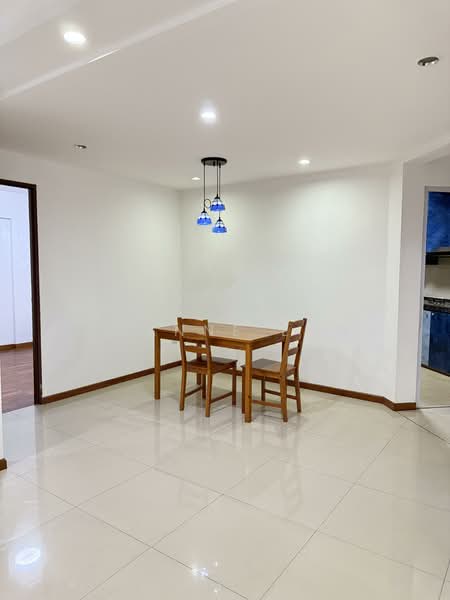 195C Punggol Road HDB Flat For Sale at S$ 580,000 | PropertyGuru Singapore - Dining Room