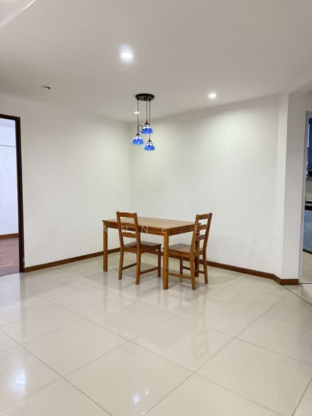 195C Punggol Road HDB Flat For Sale at S$ 580,000 | PropertyGuru Singapore - Dining Room