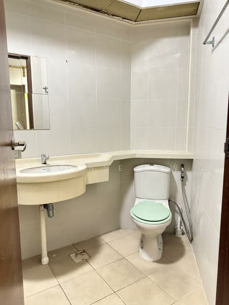 195C Punggol Road HDB Flat For Sale at S$ 580,000 | PropertyGuru Singapore - Bathroom