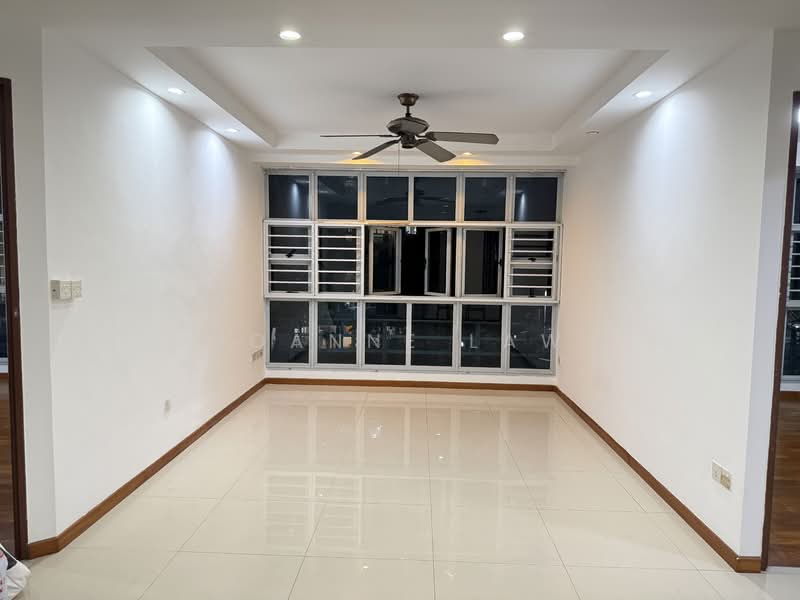 195C Punggol Road HDB Flat For Sale at S$ 580,000 | PropertyGuru Singapore - Living Room