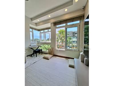 For Sale - Forest Hills Condo