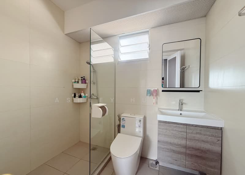 453C Fernvale Road HDB Flat For Sale at S$ 688,888 | PropertyGuru Singapore - Master Bathroom all done up 