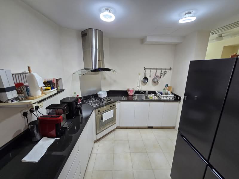 Lilydale Condominium For Sale at S$ 1,180,000 | PropertyGuru Singapore - Kitchen