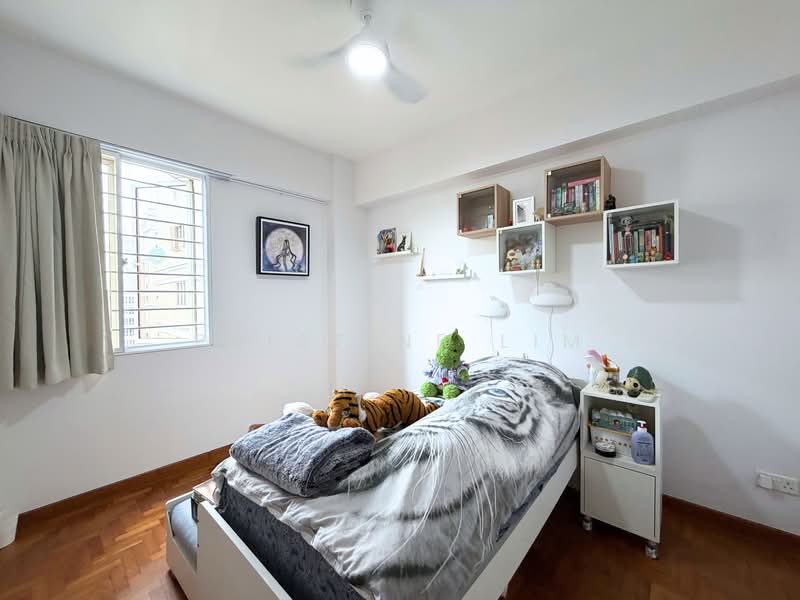 Castle Green Condominium For Sale at S$ 1,650,000 | PropertyGuru Singapore - Bedroom