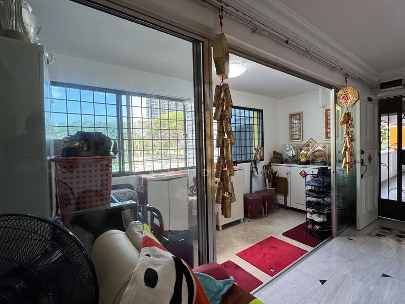 191 Bishan Street 13 HDB Flat For Sale at S$ 1,100,000 | PropertyGuru Singapore - Living Room