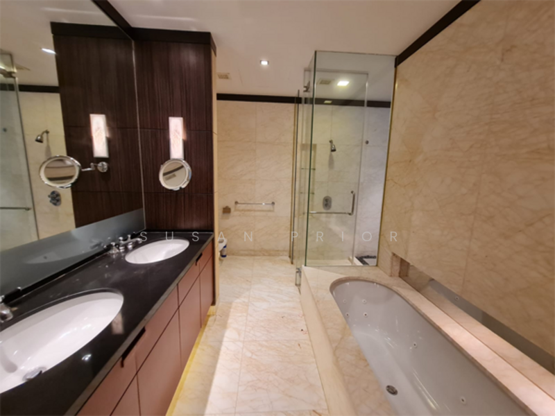 The Ladyhill Exclusive Couples Dream, , 3 Bedrooms, 3,200 sqft, Condominium For Rent, by Susan Prior, 500066884 - Bathroom - PropertyGuru.com.sg