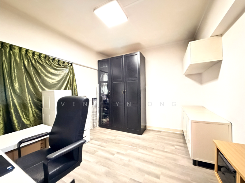 133 Lorong Ah Soo HDB Flat For Sale at S$ 980,000 | PropertyGuru Singapore - Bedroom