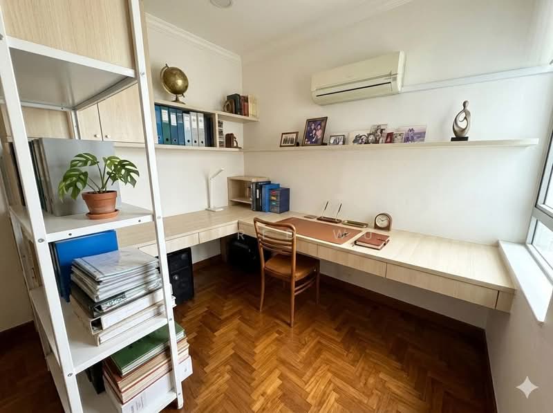 🌅🏡 Sunset Way Freehold Landed | Rare 4,024 sqft Generous Plot Corner Terrace For Sale at S$ 10,499,000 | PropertyGuru Singapore - Study