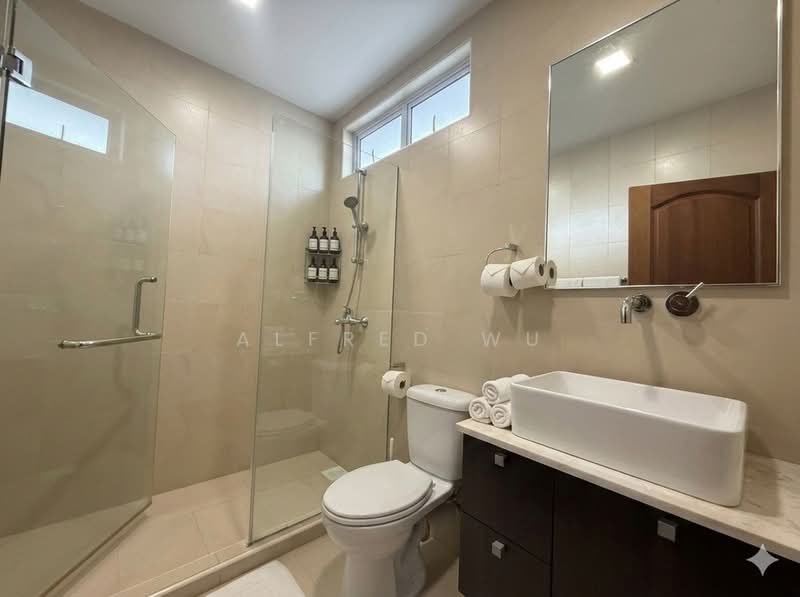 🌅🏡 Sunset Way Freehold Landed | Rare 4,024 sqft Generous Plot Corner Terrace For Sale at S$ 10,499,000 | PropertyGuru Singapore - Bathroom